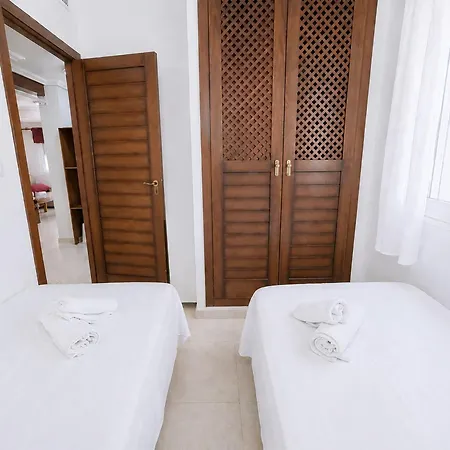 Feriehus Altos De La Baha Spacious Townhouse With Private Garden Pool